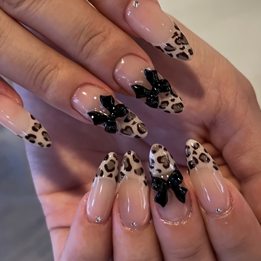 Nail Art Leopard - เล็บปลอมแบบกดติดลายเสือดาว 24 ชิ้น สไตล์ฝรั่งเศส พร้อมโบว์ 3