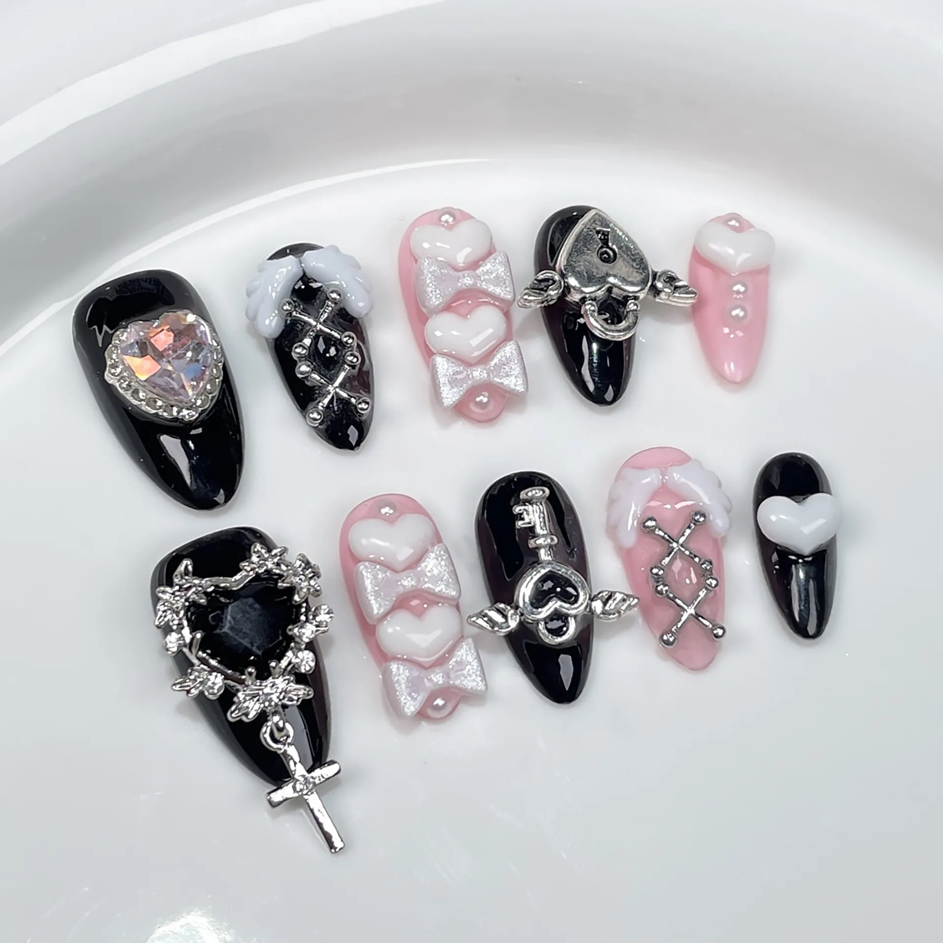 เล็บปลอมสีดำเข้มดีไซน์ผีเสื้อโ - Nail Art Pink บทวิจารณ์และราคา