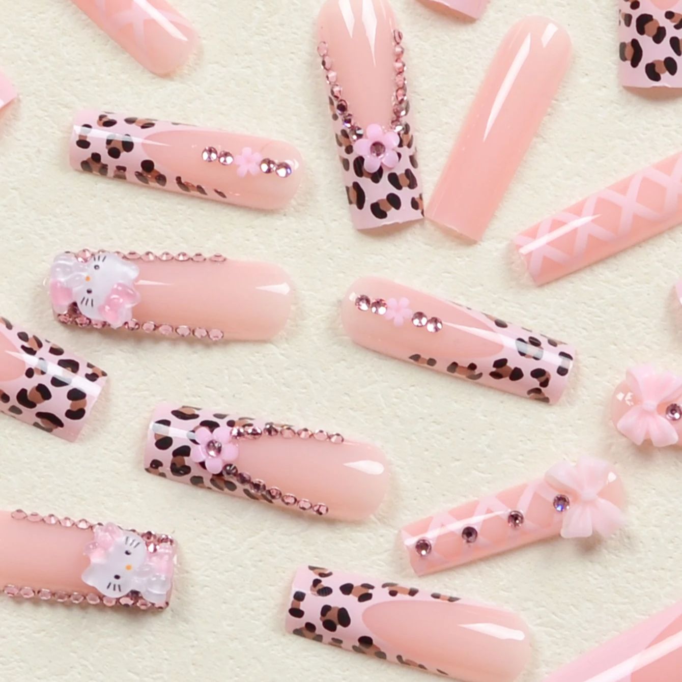 เล็บปลอมทรงบัลเลต์ยาว 24 ชิ้น  - Nail Art Leopard บทวิจารณ์และราคา